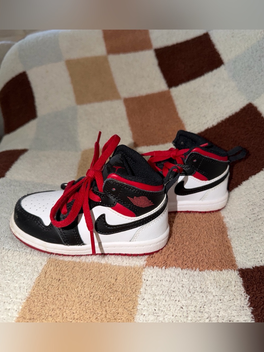 Nike Kids White Black and Red High Top Sneakers
